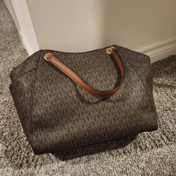 Micheal Kors bag - Picture 4 of 4